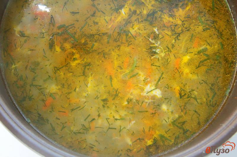 Фото приготовление рецепта: Суп с лапшой и яйцом на курином бульоне шаг №7