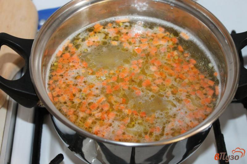 Фото приготовление рецепта: Вермишелевый суп с фрикадельками из свиного фарша шаг №5