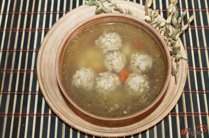 Фото приготовление рецепта: Вермишелевый суп с фрикадельками из свиного фарша шаг №8