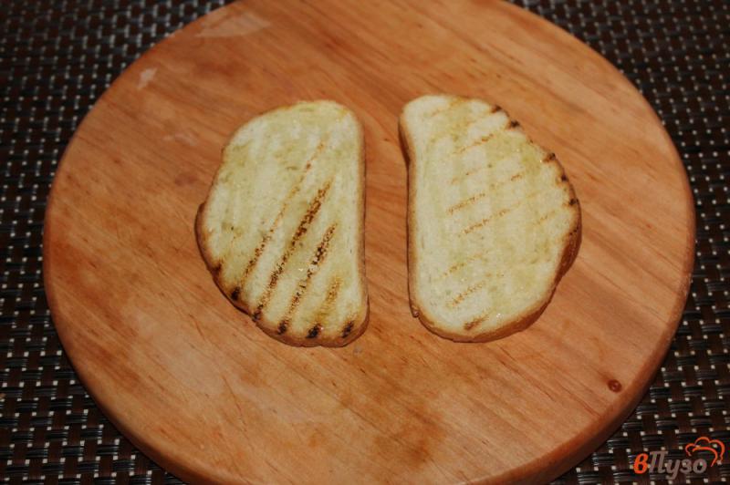 Фото приготовление рецепта: Трио бутербродов для вина шаг №4