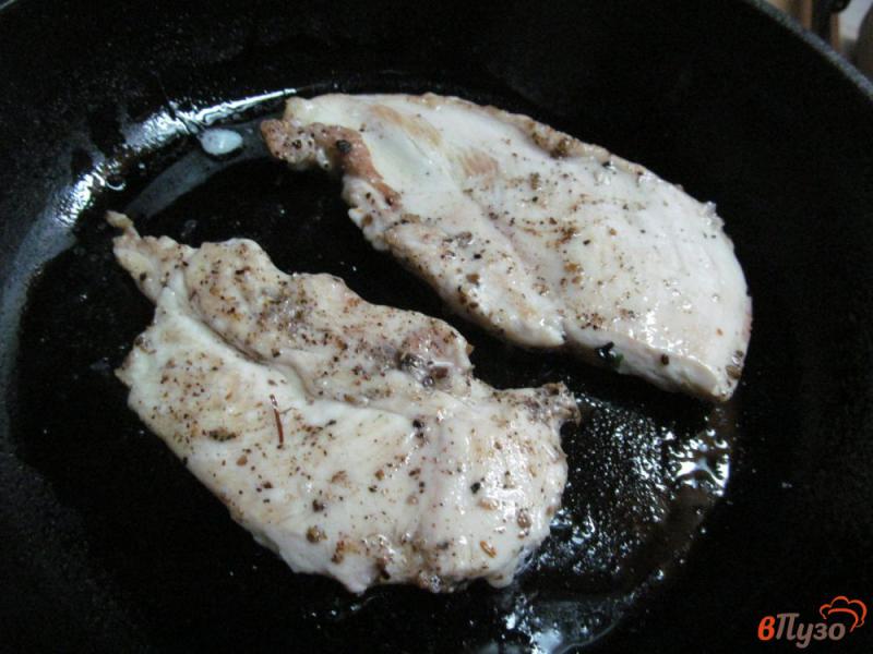 Фото приготовление рецепта: Фунчоза с куриной грудкой и болгарским перцем шаг №2