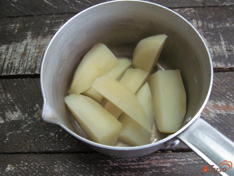 Фото приготовление рецепта: Жареный картофель с вареным мясом и фенхелем шаг №1