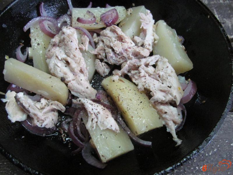 Фото приготовление рецепта: Жареный картофель с вареным мясом и фенхелем шаг №5
