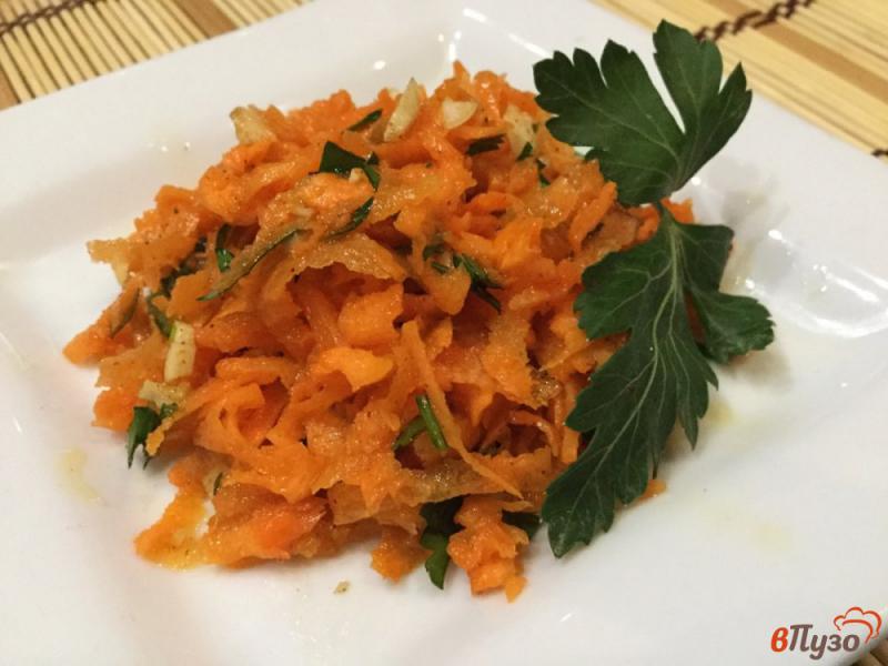 Фото приготовление рецепта: Морковный салат с чесноком шаг №6