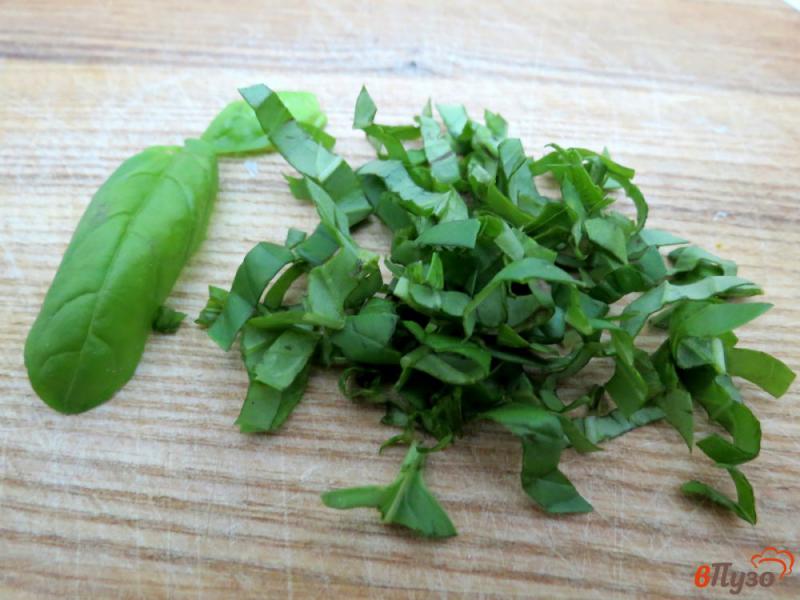 Фото приготовление рецепта: Салат из овощей, яйца и руколлы шаг №3