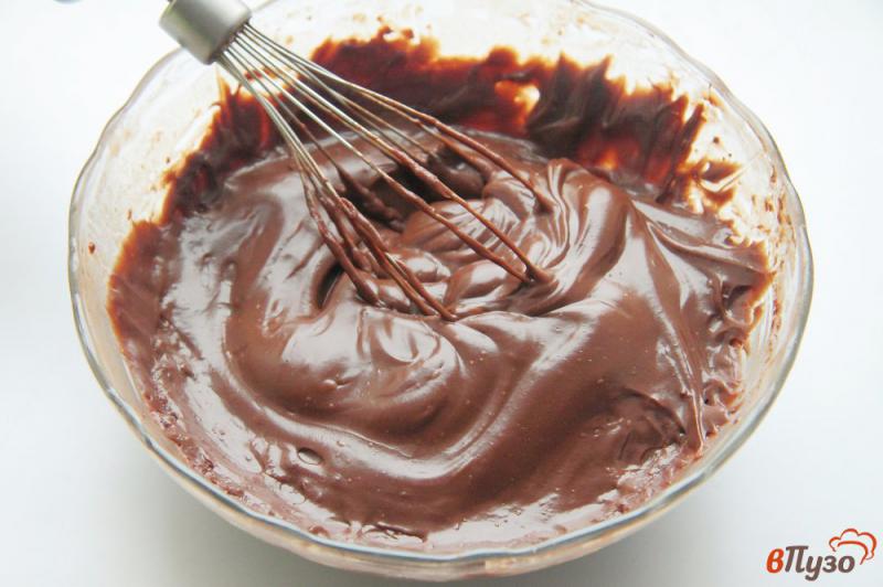 Фото приготовление рецепта: Шоколадный крем из какао в микроволновке шаг №4