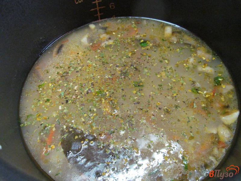 Фото приготовление рецепта: Суп с грибами и пастой орсо в мультиварке шаг №6