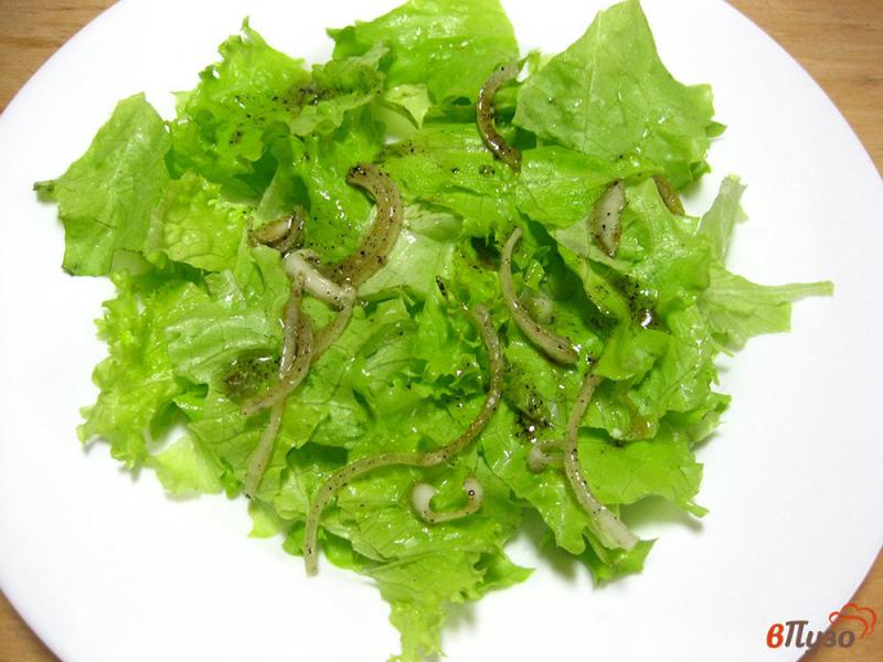 Фото приготовление рецепта: Салат с маслинами шаг №6