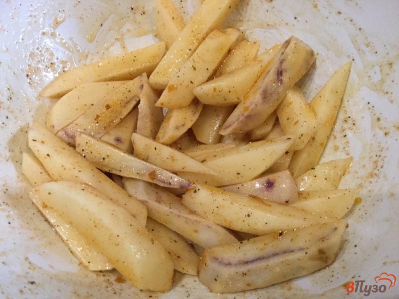 Фото приготовление рецепта: Духовой картофель - фри шаг №3