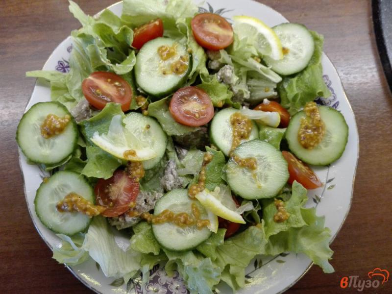 Фото приготовление рецепта: Весенний салат с куриной печенью шаг №8