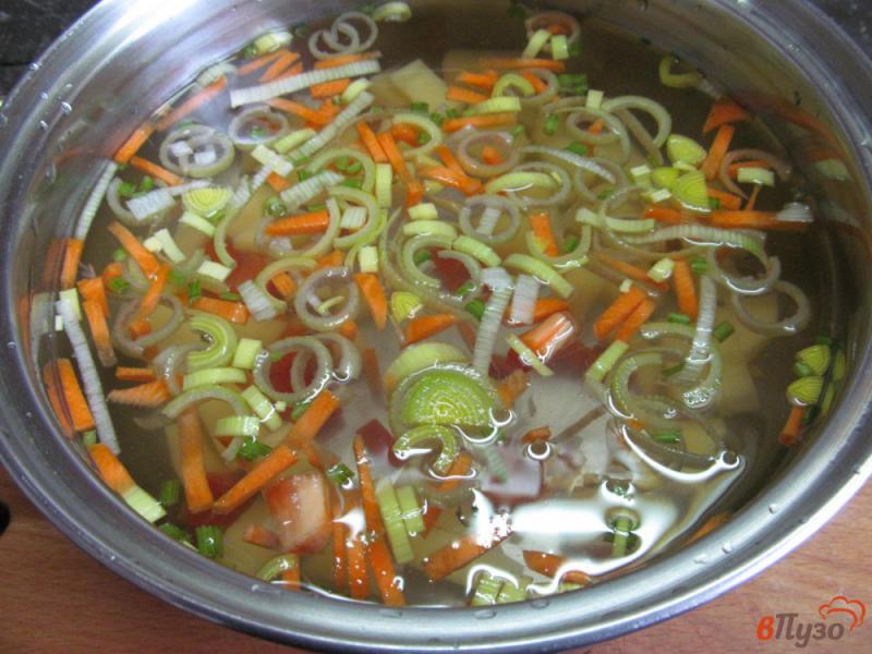 Фото приготовление рецепта: Суп с фрикадельками и мивиной шаг №2
