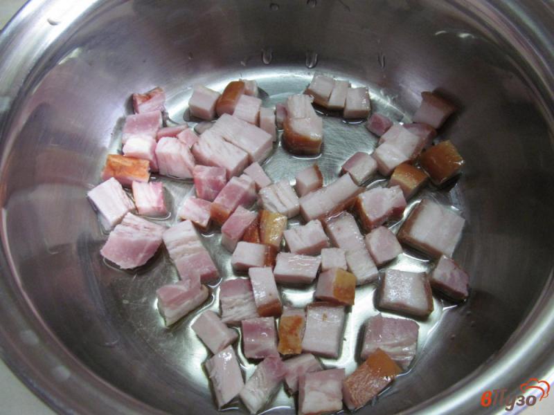 Фото приготовление рецепта: Тушеный картофель на беконе шаг №1