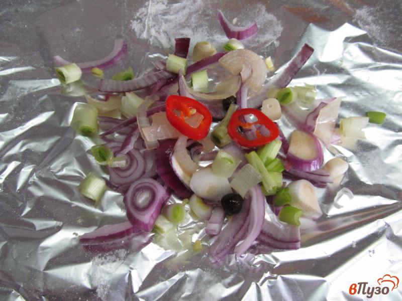 Фото приготовление рецепта: Мясные колбаски с грибами и сыром в фольге шаг №1