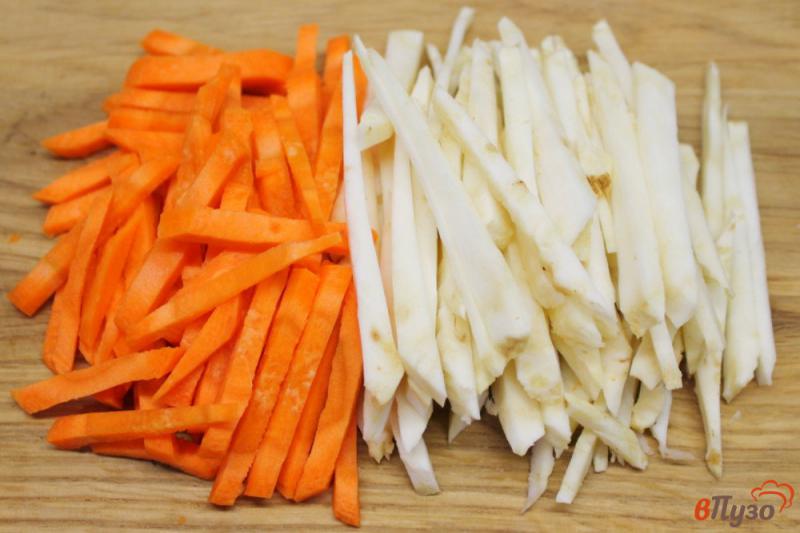 Фото приготовление рецепта: Ошеек с морковкой, чесноком и сельдереем шаг №1