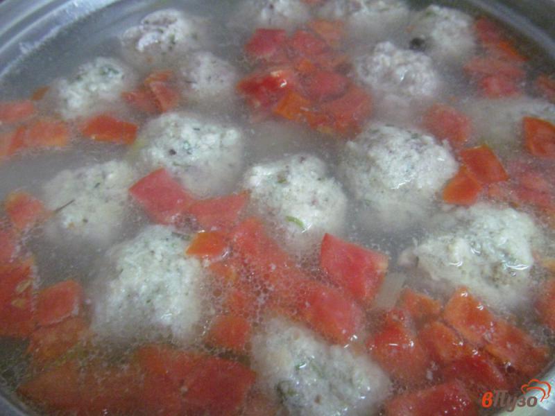 Фото приготовление рецепта: Овощной суп с фунчозой и фрикадельками шаг №7