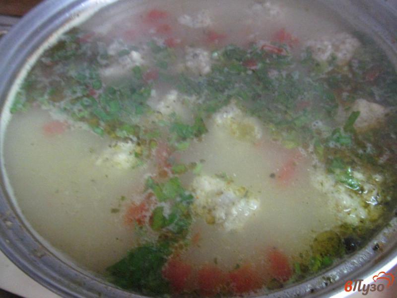 Фото приготовление рецепта: Овощной суп с фунчозой и фрикадельками шаг №9