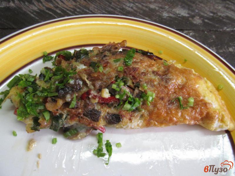 Фото приготовление рецепта: Французский омлет с салат из редиски шаг №5