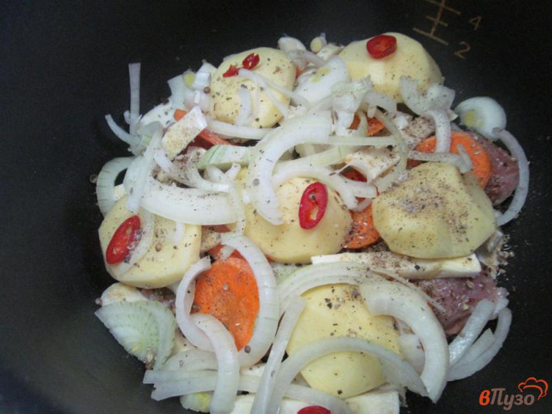 Фото приготовление рецепта: Овощи с мясом в собственном соку - в мультиварке шаг №6
