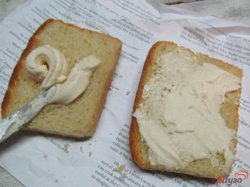 Фото приготовление рецепта: Сэндвич с сыром и маринованной свеклой шаг №4