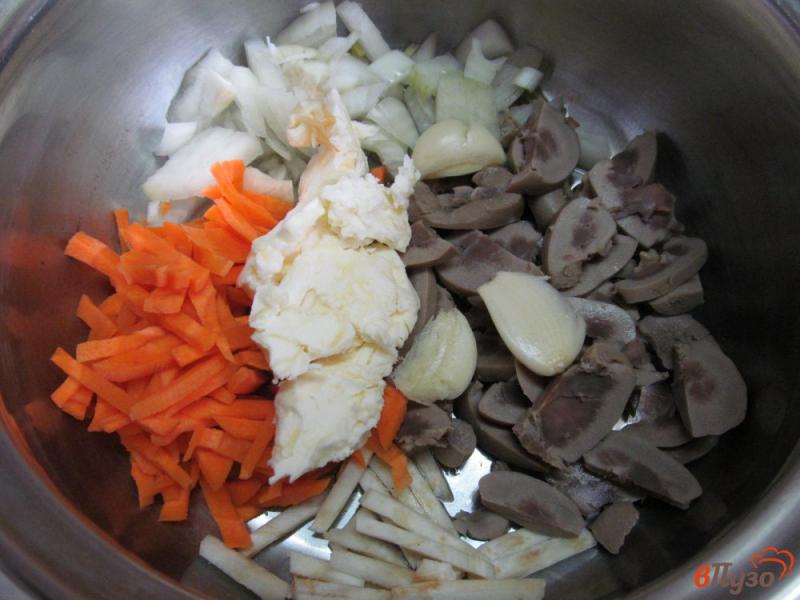 Фото приготовление рецепта: Рисовый суп с почками и щавелем шаг №4