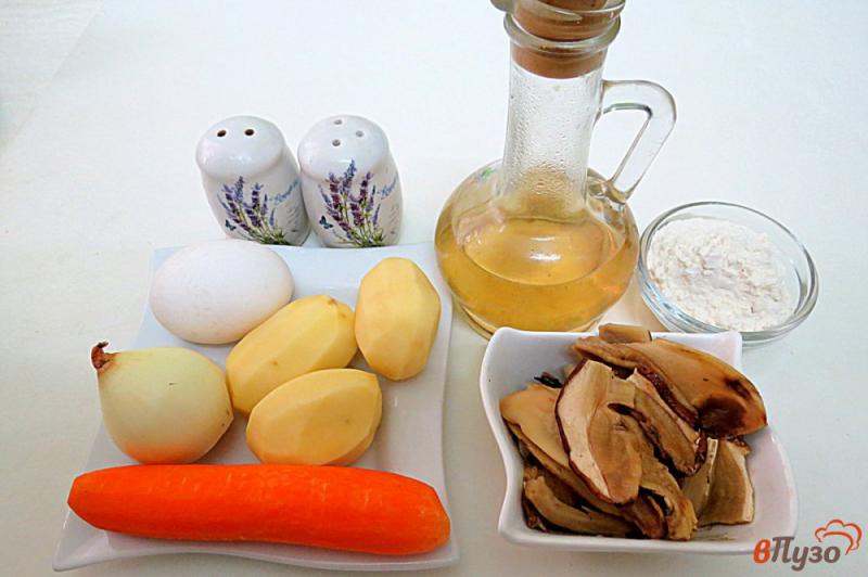 Фото приготовление рецепта: Суп затируха с белыми грибами шаг №1
