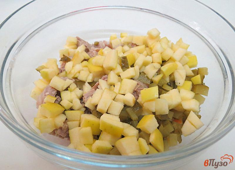 Фото приготовление рецепта: Салат из отварной телятины шаг №5