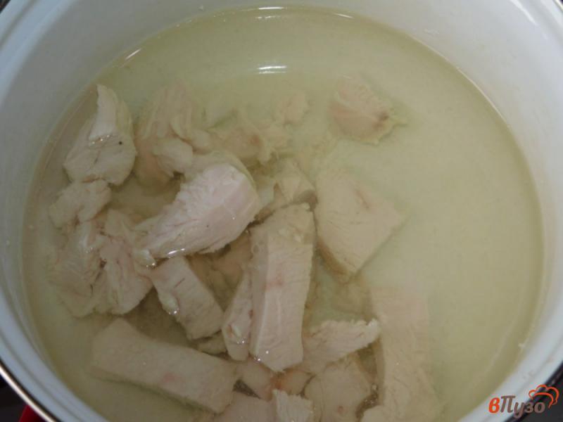 Фото приготовление рецепта: Детский легкий суп из индейки шаг №2