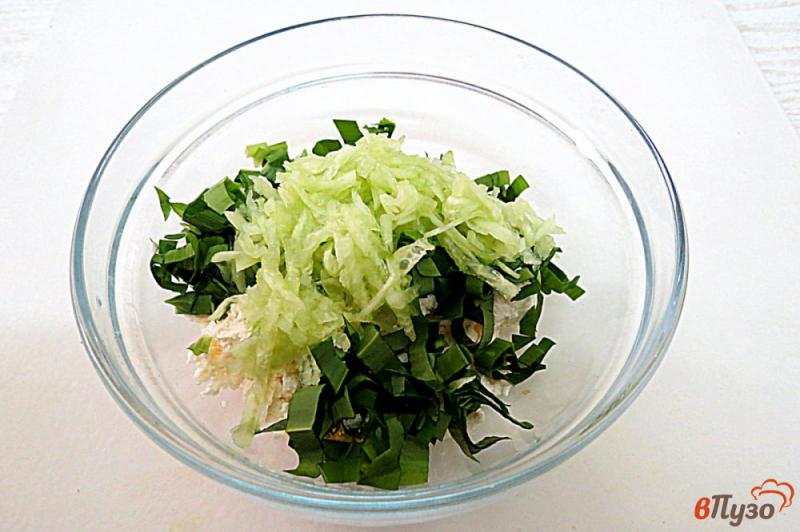 Фото приготовление рецепта: Салат из овощей и творога шаг №5