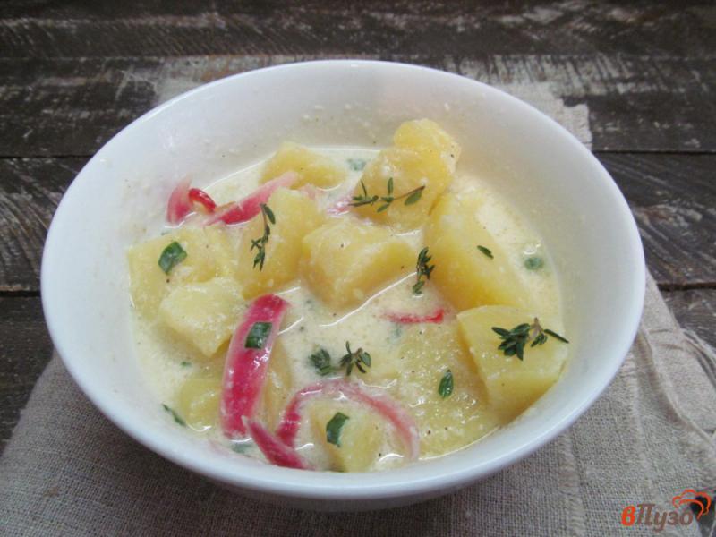 Фото приготовление рецепта: Картофельный салат с хреном и сметаной шаг №5