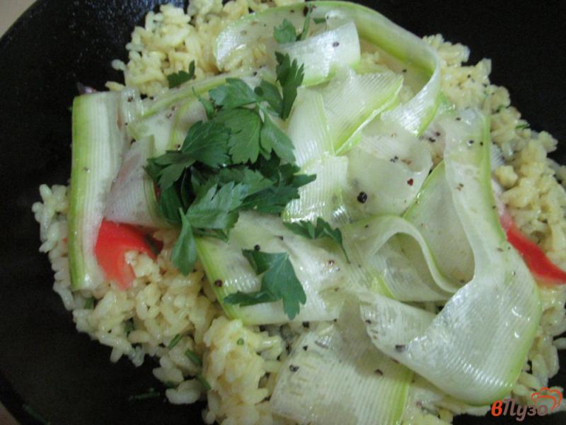 Фото приготовление рецепта: Рис с кабачком и маринованным имбирем шаг №4