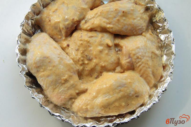 Фото приготовление рецепта: Куриные бедрышки с майонезом в соевом соусе шаг №6