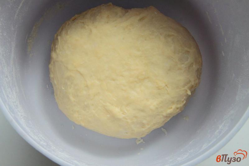 Фото приготовление рецепта: Венские булочки с сахарной посыпкой шаг №4