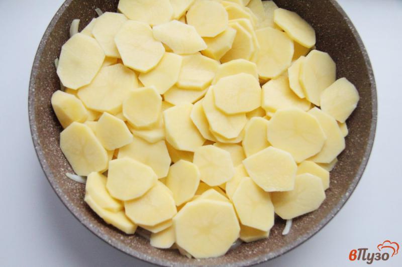 Фото приготовление рецепта: Картофель с луком по-узбекски шаг №3