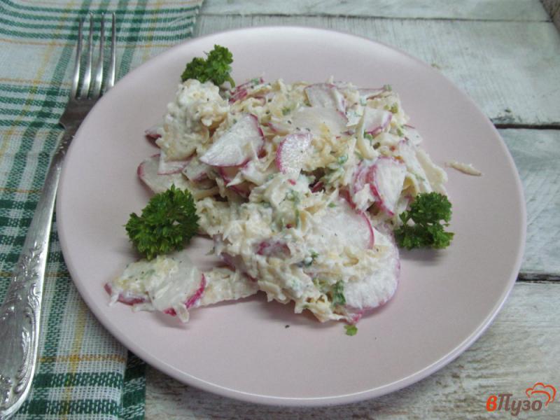 Фото приготовление рецепта: Салат из репы с редисом шаг №4