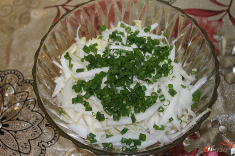 Фото приготовление рецепта: Салат из пекинской капусты и щавеля шаг №2