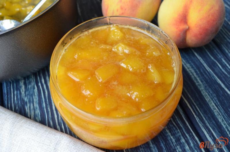 Фото приготовление рецепта: Варенье из персиков с апельсинами шаг №5
