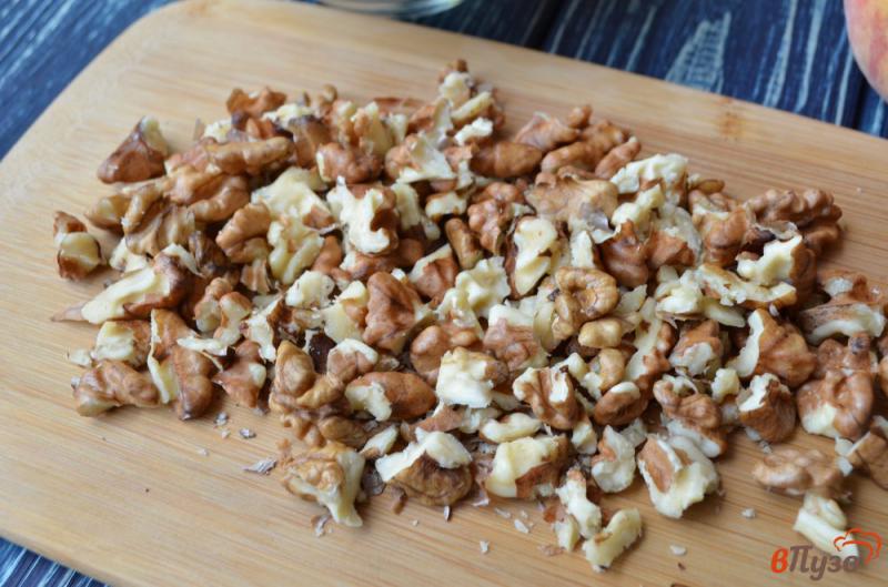 Фото приготовление рецепта: Варенье из персиков с грецкими орехами шаг №2
