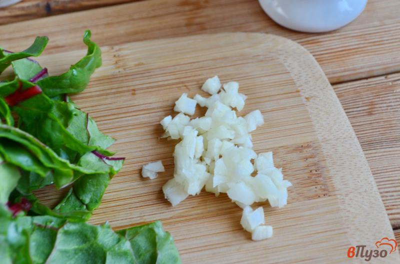 Фото приготовление рецепта: Белковый салат с мангольдом шаг №4