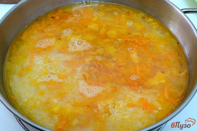 Фото приготовление рецепта: Пшённая каша с луком и морковью шаг №7