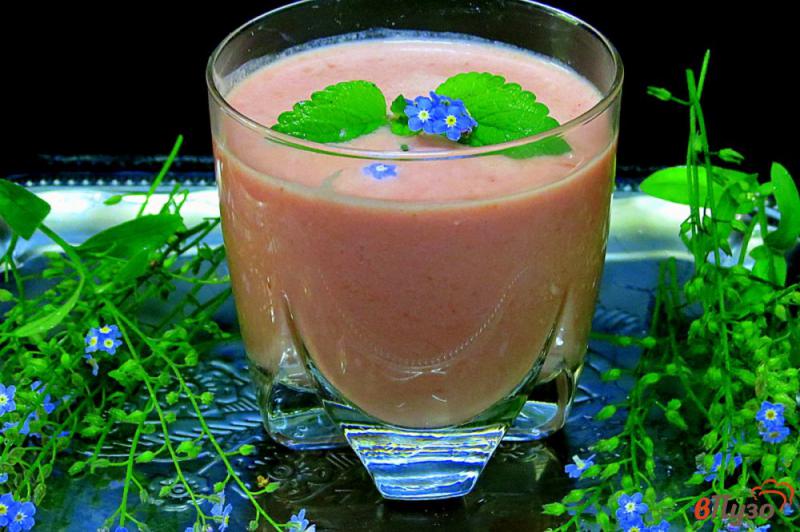 Фото приготовление рецепта: Вишнёвый напиток с йогуртом шаг №9