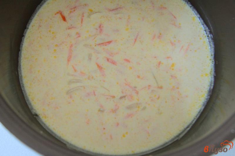 Фото приготовление рецепта: Кальмары с овощами в сметанном соусе в мультиварке шаг №5