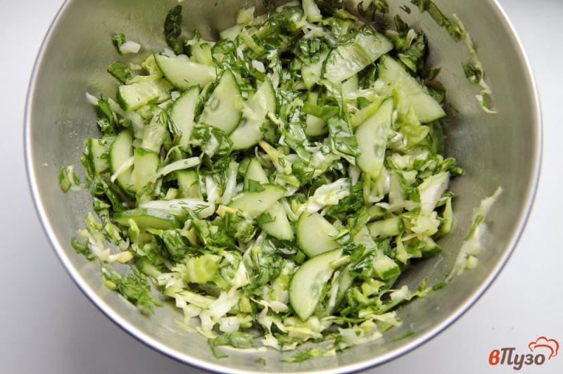 Фото приготовление рецепта: Весенний салат с щавелем шаг №6