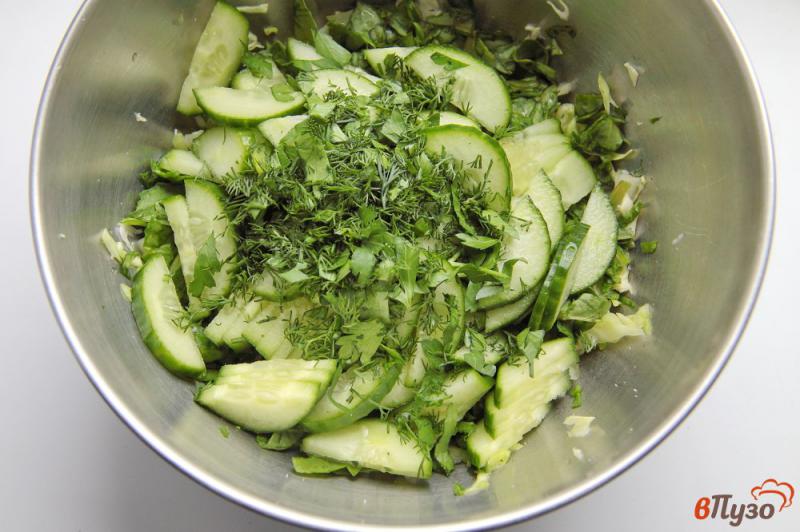 Фото приготовление рецепта: Весенний салат с щавелем шаг №5