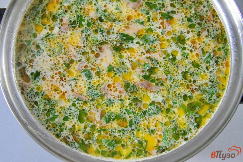 Фото приготовление рецепта: Сырный суп с грибами и вермишелью шаг №7