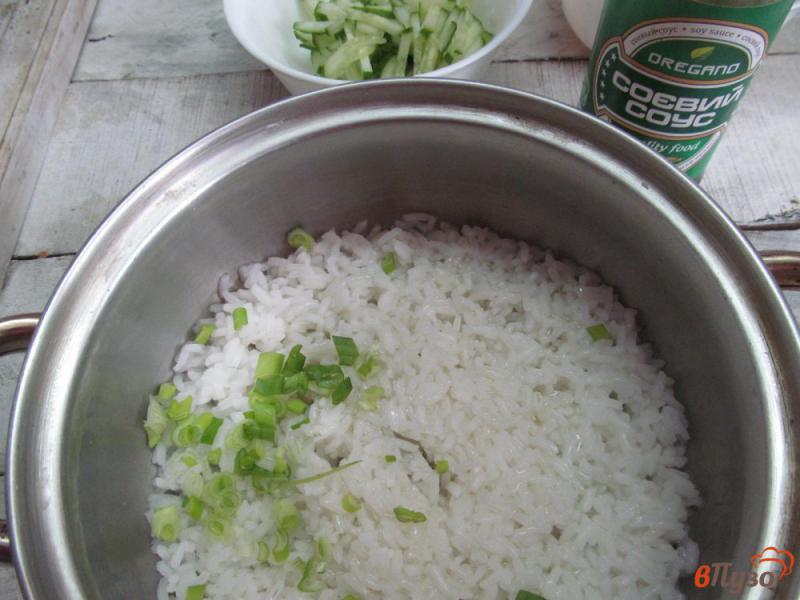 Фото приготовление рецепта: Рис с сосисками и овощами шаг №1