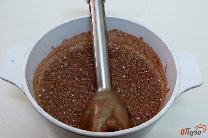 Фото приготовление рецепта: Десертный шоколадный крем из какао шаг №4