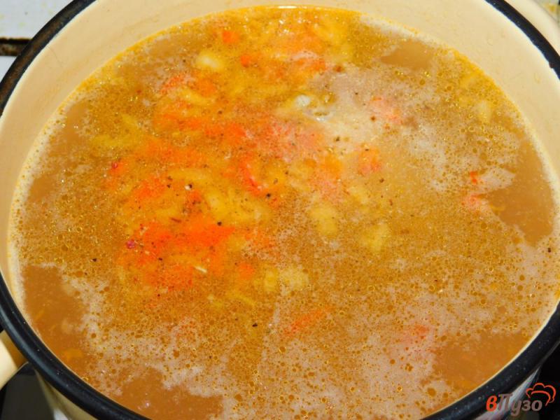 Фото приготовление рецепта: Легкий куриный суп с гречкой и болгарским перцем шаг №4