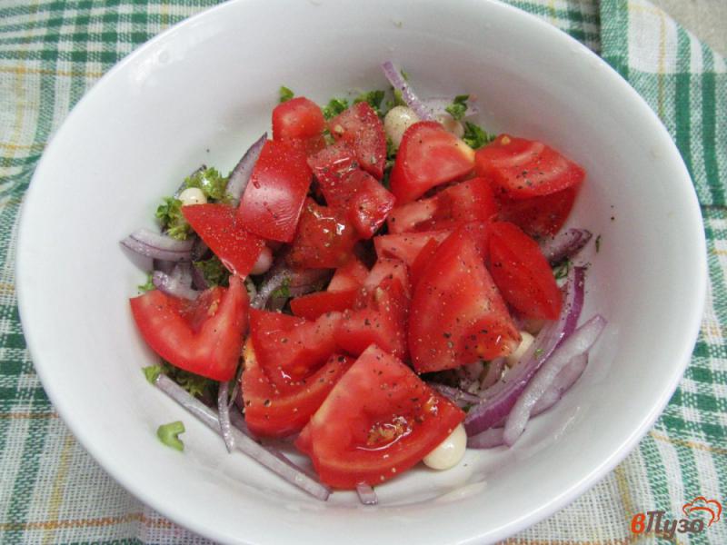 Фото приготовление рецепта: Салат с фасолью овощами и сыром фета шаг №3