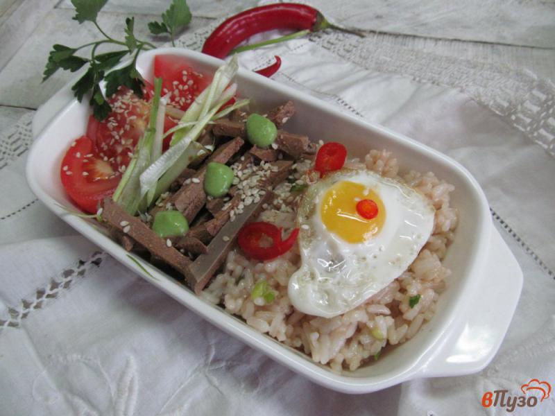 Фото приготовление рецепта: Салат из риса с печенью говядины шаг №4
