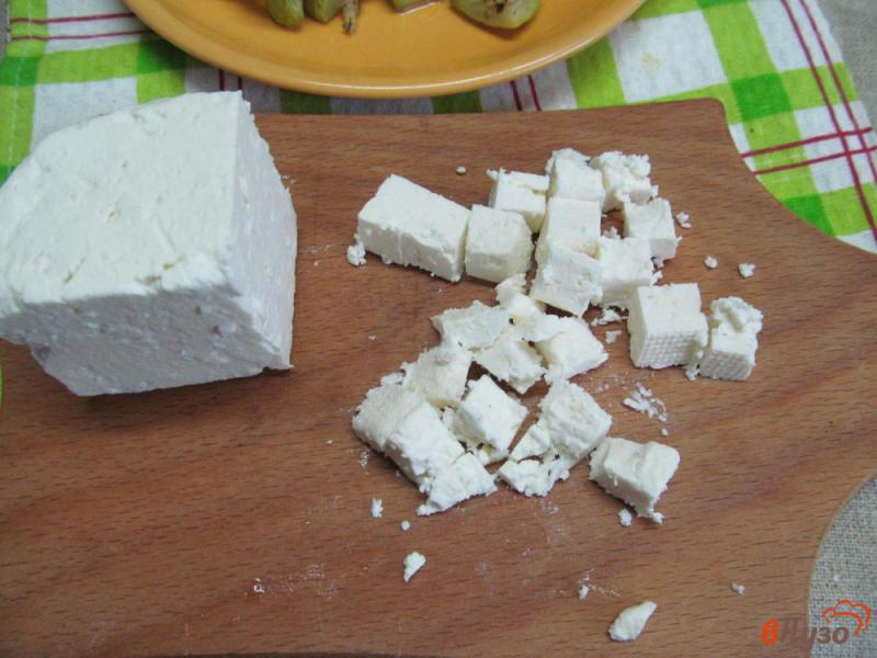 Фото приготовление рецепта: Салат из кабачка с сыром «фета» шаг №5